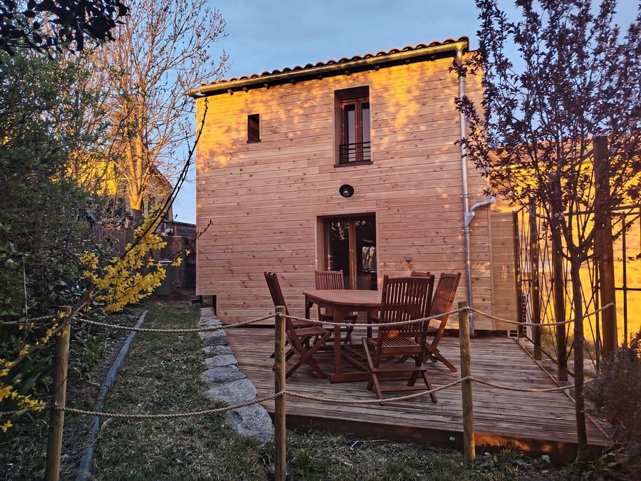 Façade au coucher du soleil – Badarel