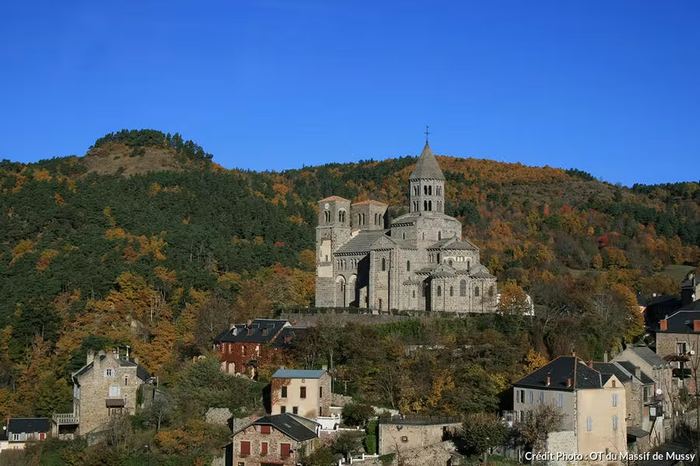 Saint-Nectaire église romane